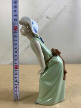 ◆FM90 リアドロ 人形 フィギュリン LLADRO 1978 スペイン製　陶器人形　置き物◆T_画像2