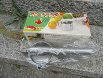 フルーツプレス　新鮮で栄養価の高い生ジュース　アルミ製　ハンドジューサー　使用保管品_画像1