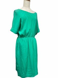 DKNY シルクワンピースドレス　エメラルドグリーン　サマードレス 緑　絹　半袖 ミニワンピースリゾート　パーティーミニドレス水着の上に