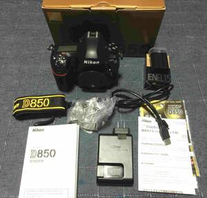 ニコン Nikon D850 ボディー＋縦バッテリーグリップ　実働品