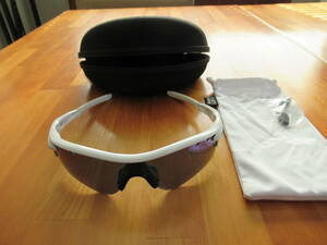 H01030　オークリー OAKLEY　 レーダーロック RADAR LOCK 　サングラス 　白緑　ケース付き