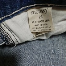  moussy マウジー スキニー スリム 美脚 ボトムス ジーンズ デニムパンツ インディゴ ユーズド加工 サイズ 23 ストレッチ 人気 定番_画像5