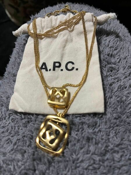 A.P.C. ネックレスゴールド 二重ネックレス