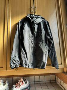 必見！売り切り！難アリHUF ジャケット ESSENTIALS ZIP STANDARD SHELL JACKET ナイロンジャケット マウンテンパーカー シェルジャケットS