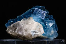 21g 気持ちいい透明感あるブルーゾーニングの世界 天然 フローライト キュービッククラスター クォーツ 天然石 結晶 鉱物 標本｜中国_画像7