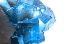 21g 気持ちいい透明感あるブルーゾーニングの世界 天然 フローライト キュービッククラスター クォーツ 天然石 結晶 鉱物 標本｜中国_画像1