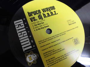 BRUCE WAYNE VS. H.A.N.Z./2292