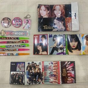 TWICE グッズ！韓国アイドル　ポーチ　文房具　トゥワイス