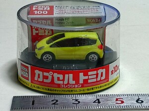 送料２００円～カプセルトミカ100 ホンダ　フィット　イエロー　13557921