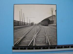 (J51)442 写真 古写真 電車 鉄道 鉄道写真 銚子 銚子電鉄 構内 昭和35年10月2日 はがれた跡が薄くなっています