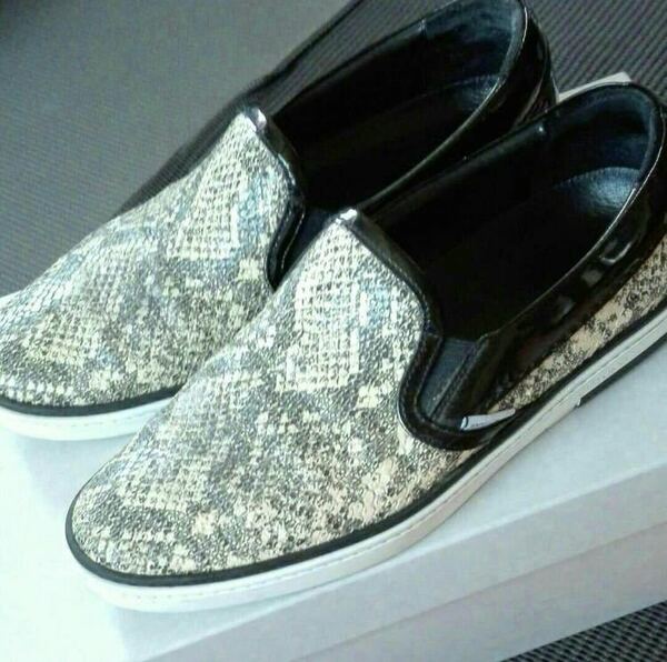 JIMMY CHOO パイソン柄　蛇柄　スネーク柄　ジミーチュウ　スリッポン　スニーカー サイズ41 26cm程度　エナメル切替コンビ