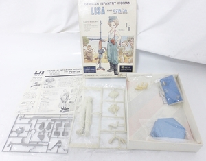 10 28-587562-29 [Y] 未組み立て 無限軌道の会 LISA & PZB-39 ANTI TANK RIFLE GERMAN INFANTRY WOMAN 1/9スケール 鳥山明 監修 名28