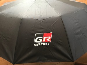 車内に１本　GR　スポーツロゴちょっと大きめ折り畳み傘、誰も持ってない？雨の日に目立つ！ヤリス　スープラ　86　カローラ　ランクル