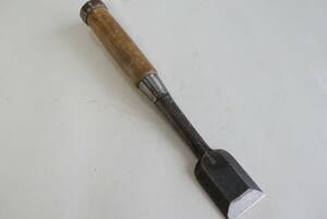 2330_1【送料無料】叩き鑿　山弘　41mm　　japanese carpenter chisel nomi