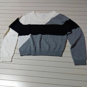 レディース　ニットセーター　Lサイズ　丈短め　　3色　グレー　ホワイト　ブラック
