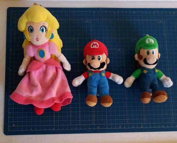 マリオ　ルイージ　ピーチ姫　マスコットぬいぐるみ3体セット