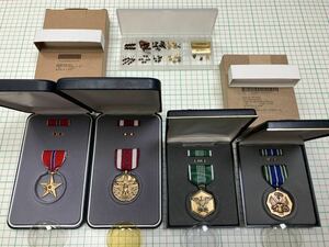  【新古品】 U.S. ARMY MEDAL：Full Size Medal, Ribbon Bar and Lapel Pin - 3 Piece Set - with Original Presentation Case.