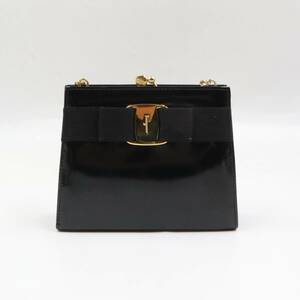 ★Salvatore Ferragamo フェラガモ 223054 ヴァラリボン エナメルレザー ショルダーバッグ ポシェット 斜め掛け 