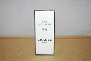 新品 未開封品 シャネル CHANEL EAU DE TOILETTE 香水 N°19 50ml 80％ Vol. 38760314437 119.350 