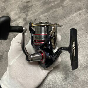 美品 使用少 ダイワ セルテート 2508RH DAIWA 頑丈でシーバス等に最適なリールです。 certate