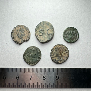 【古代ローマコイン】AE4フォリス クリーニング済 ブロンズコイン 銅貨 フォリス 5枚まとめてロット(7f6Z4GEDH6)
