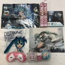 【1円～】ボーカロイド 初音ミク 桜ミク 巡音ルカ グッズ まとめ売り バッグ マスコット ポスター イラストシート など【中古品】_画像1