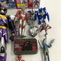 【1円～】ジャンク 特撮系 フィギュア グッズ など まとめ売り ウルトラマン 怪獣 バルタン星人 戦隊シリーズ その他【ジャンク品】_画像5