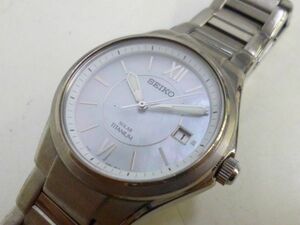 O529-N34-779◎ SEIKO セイコー V145-0BA0 シェル文字盤 TITANIUM デイト ソーラー 腕時計 メンズ 現状品①◎