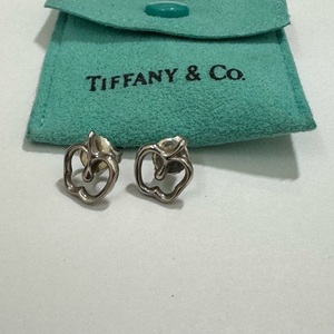 上11038 Tiffany アップル　ピアス　りんご　モチーフ　SILVER ９２５