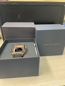 上11160 Apple watch DANIEL WELLINGTON ダニエル ウェリントン スマートウォッチケース