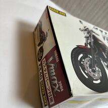 未組立 プラモデル　アオシマ ヤマハ Vmax カスタムパーツ付き 1/12_画像5