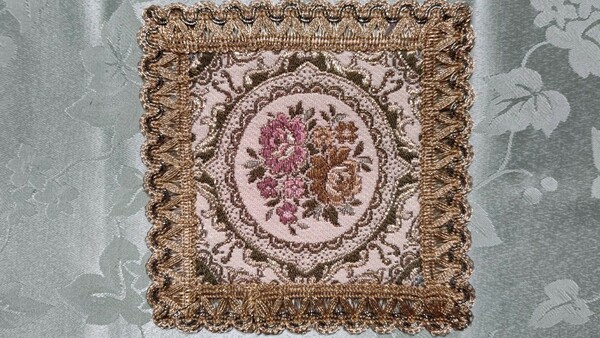 121 スイス製 NOUVEL ゴブラン織り 敷物（15.5×15.5㎝）