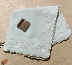 送料無料！　セリーヌ タオルハンカチ 刺繍 未使用品 ライトブルー 訳あり