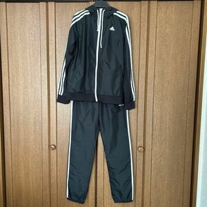 adidas ウインドブレーカー ジャケット パンツ 上下セット スポーツ トレーニング ランニング ジャージ フード付き