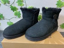 2256-01★ ◇美品◇UGG アグ Mini Bailey Button 人気のボアブーツ レディース US8 25センチ◇ブラック★_画像3