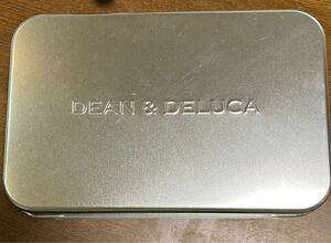 DEAN & DELUCA　クッキーの空き缶