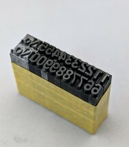 メタルスタンプ　数字　2mm×4.2mm ナンバー 活版印刷 ハンドメイド ナンバリング (01136_画像1