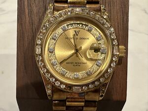 【中古】腕時計 VALENTINO DOMANI バレンチノ ドマーニ　VD-2007 ゴールドカラー ラインストーン デイデイト メンズ クォーツ 【札TB01】