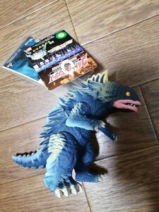 ウルトラ怪獣　キングゲスラ　ソフビ　タグ付き　フィギュア