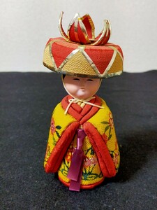 【傷みあり】琉球人形 置物 沖縄 琉装 インテリア 女の子 郷土玩具 訳あり 琉球紅型？