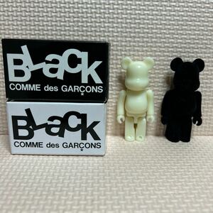 BE@RBRICK ベアブリック　COMMEdesGARCONS コムデギャルソン　フロッキー2009 白黒2種セット