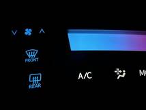 ☆30プリウス　前期 LED打ち替え済みフロントエアコンスイッチASSY 純正品返却不要 スイッチ白/青、ディスプレイ青/ピンク_画像2