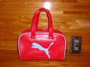 puma　プーマ　小さいサイズ　スポーツバッグ。赤色。新品を買って未使用。娘から出品。送料510円