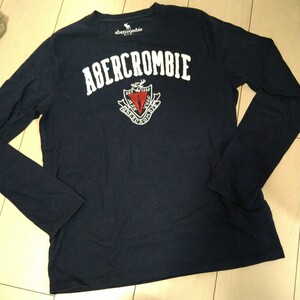 アバクロ　15/16 160 紺の長袖Tシャツ　abercrombie