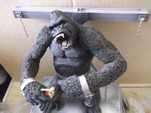 McFARLANE TOYS McFARLANE TOYS キングコング フィギュア マクファーレントイズ ムービーマニアックス KING KONG 現状渡し品 同梱不可