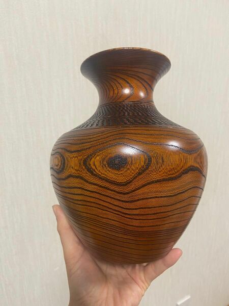 木の花瓶