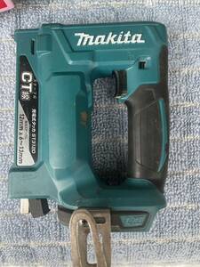 makita ST312DZK 充電式タッカ ジャンク品 1