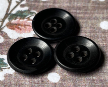 即決 ベジタブルアイボリーボタン 3個 φ14.5mm ブラック コロゾ ナット 素材 材料 パーツ ハンドメイドに フランス買い付け_画像2