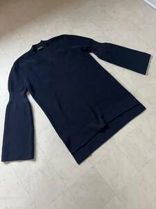 新品☆バジーレ28の袖デザインのVネックニット・紺色・9～11号・定価3.6万円