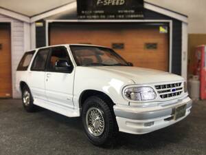 フォード エクスプローラー リミテッド　FORD EXPLORER LIMITED　オックスフォードホワイト　1/25　完成品　AMT ERTL　CA00096